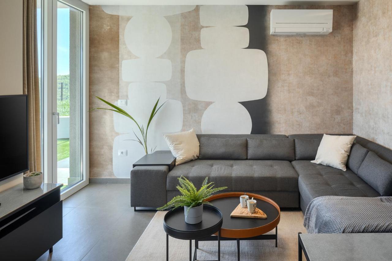 Royal Hilltop Residence Labin  Esterno foto